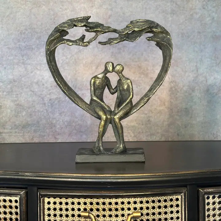 Sitting Couple Under Heart Tree - 26cm