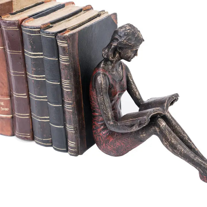 Bookends - Young Couple - 19cm