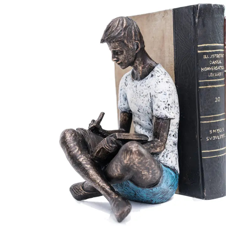 Bookends - Young Couple - 19cm