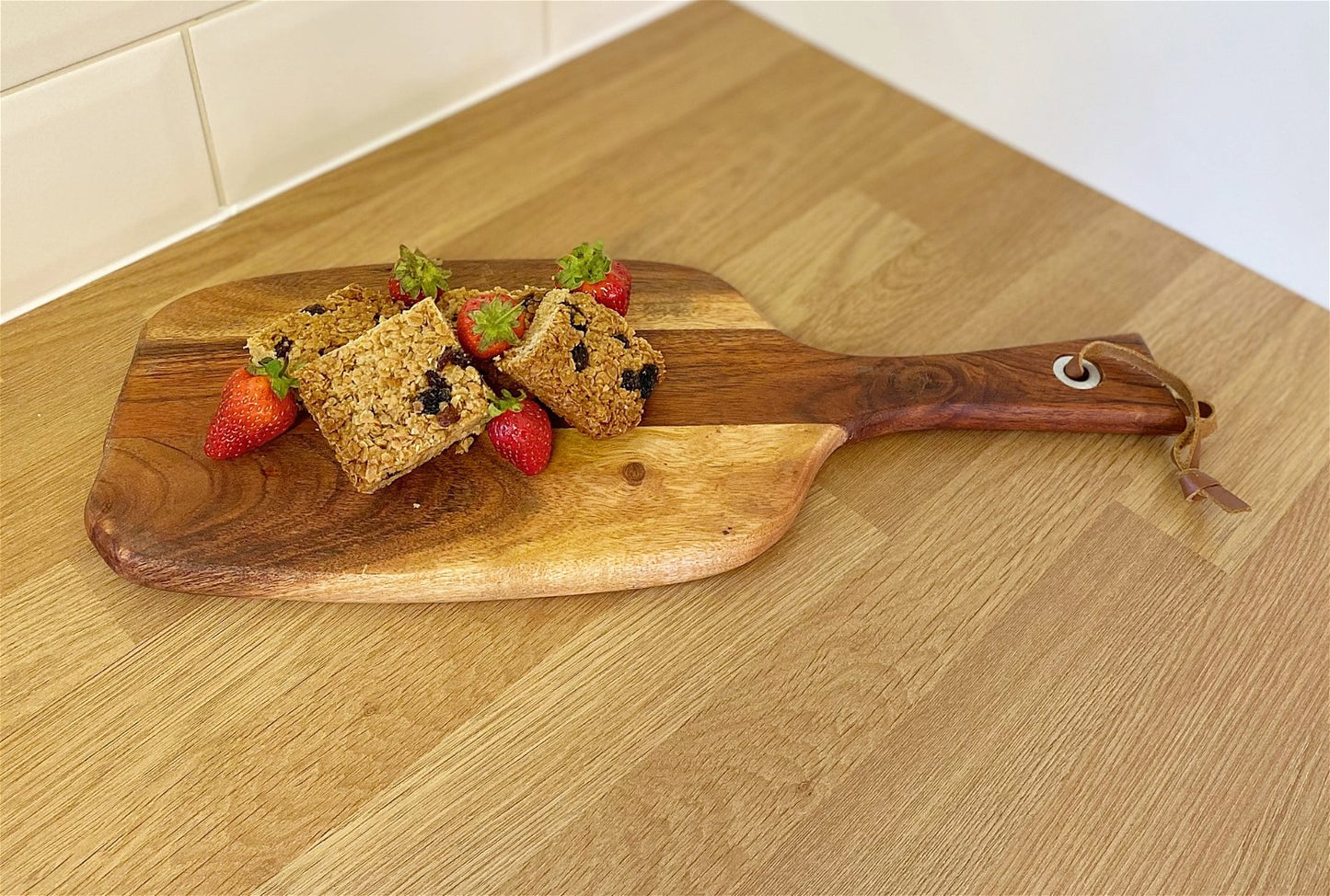 Acacia Paddle Chopping Board - 43cm
