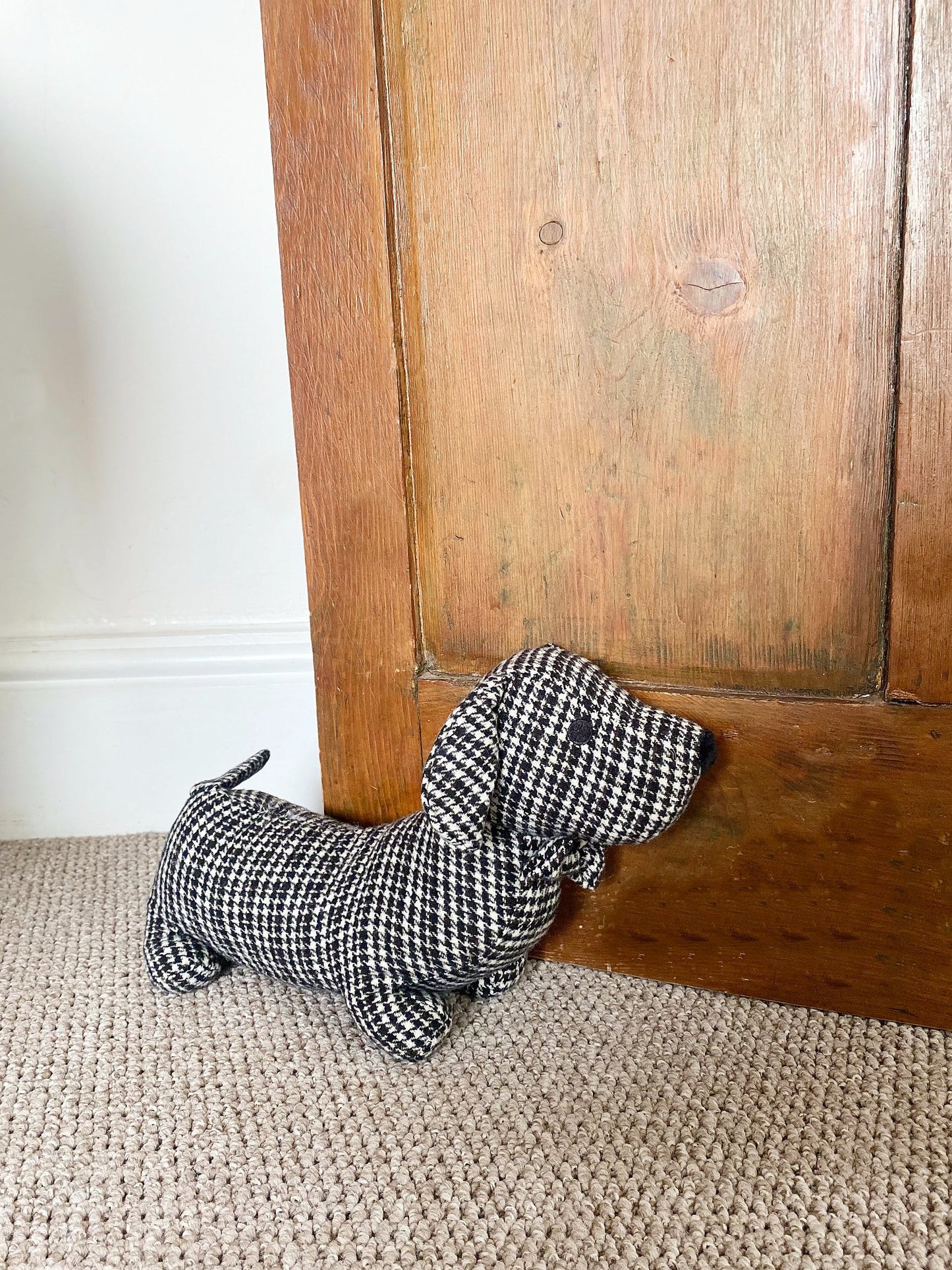 Grey Dachshund Doorstop - 32cm