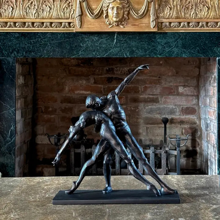 Strictly Modern Dancers - 38cm