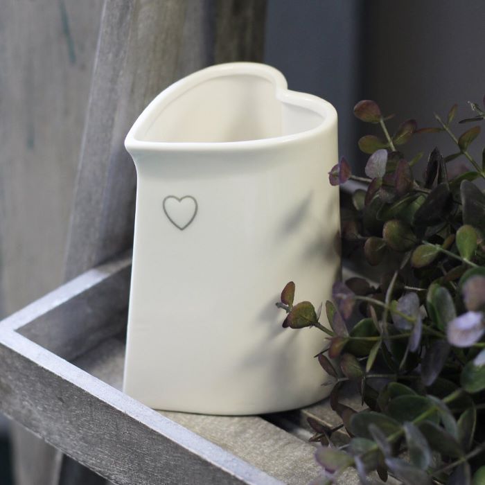 White Ceramic Heart Vase 11CM